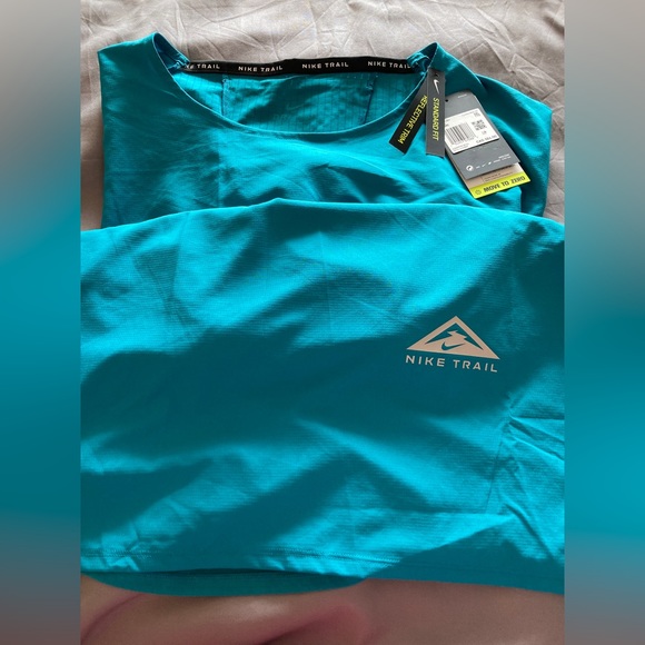🔥🔥NWT Nike Trail Rise Reflective Teal Top - Picture 7 of 7